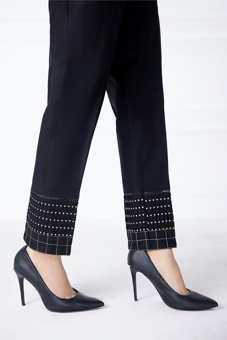 01 Piece Stitched Bottom
