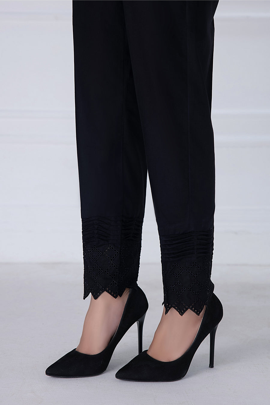 01 Piece Stitched Bottom