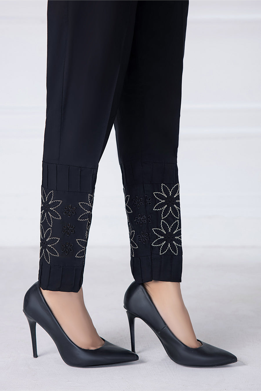 01 Piece Stitched Bottom
