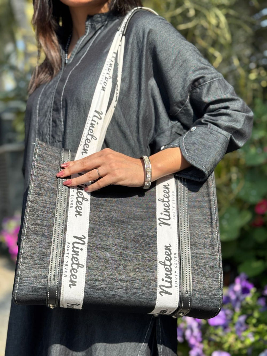 1947 Signature Tote Bag Black