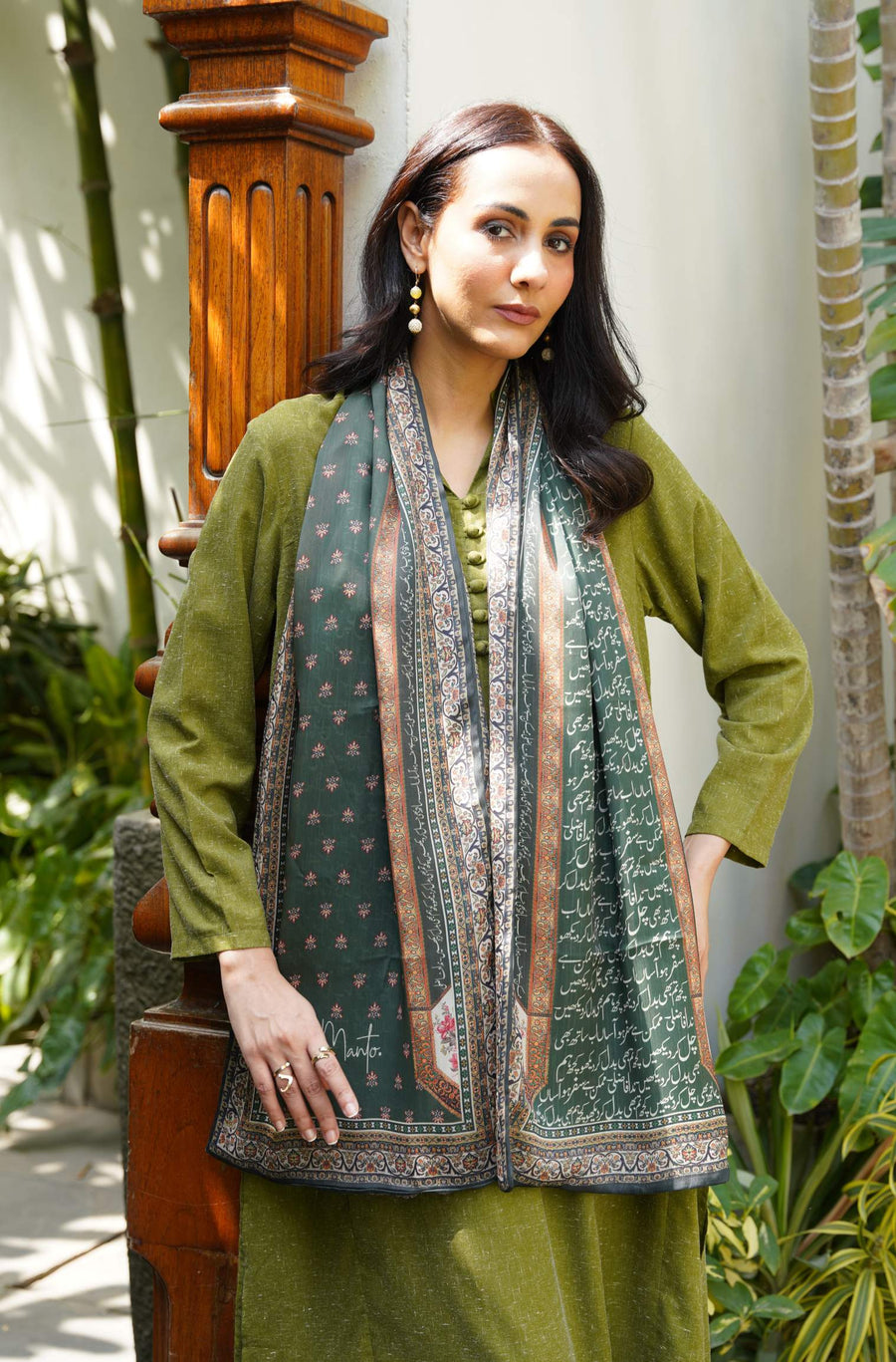 Musafir Stole - Bottle Green