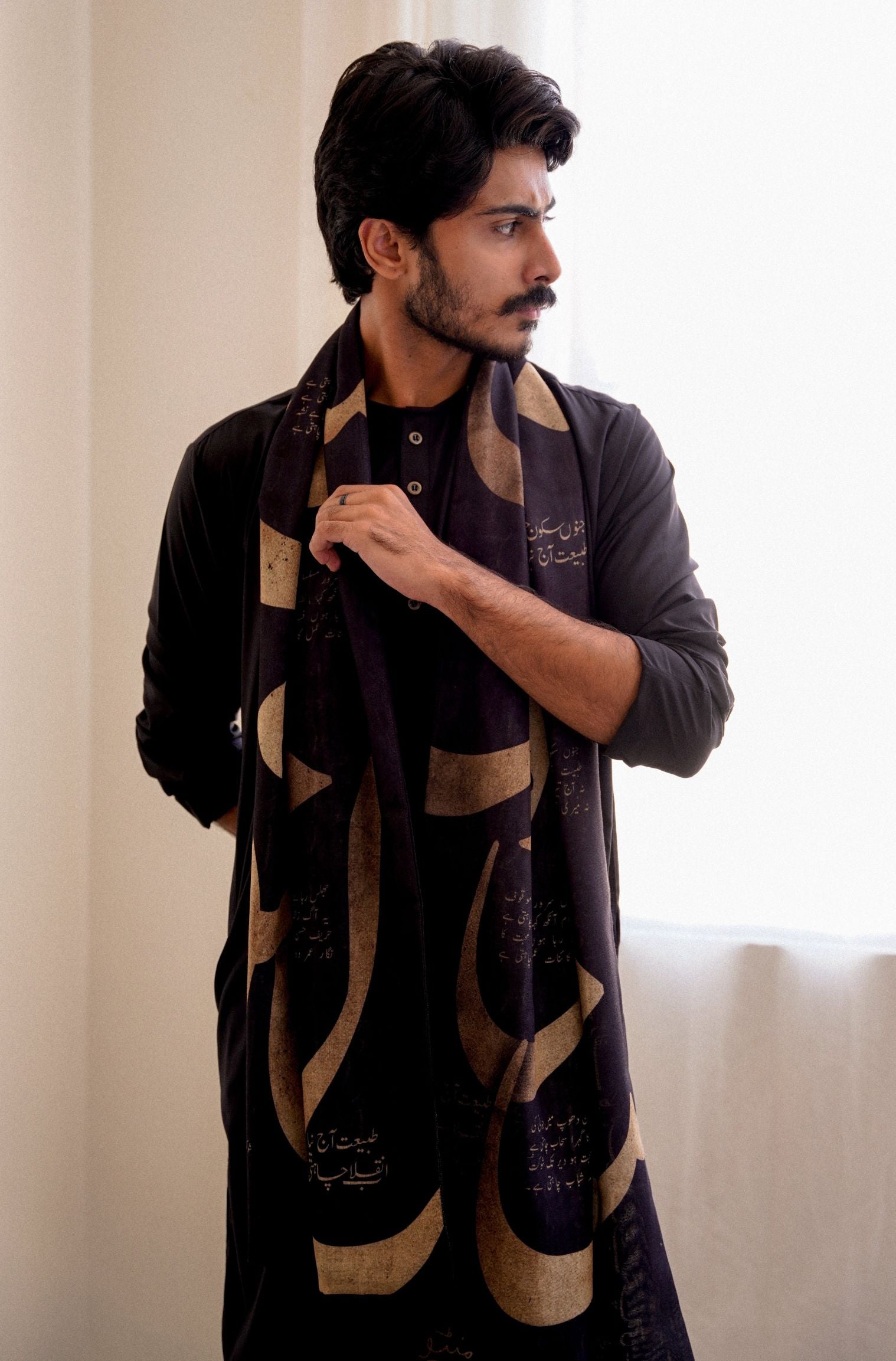 Junoon Stole - Black