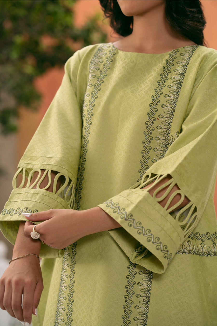 Abrooh Stitched (3pc)