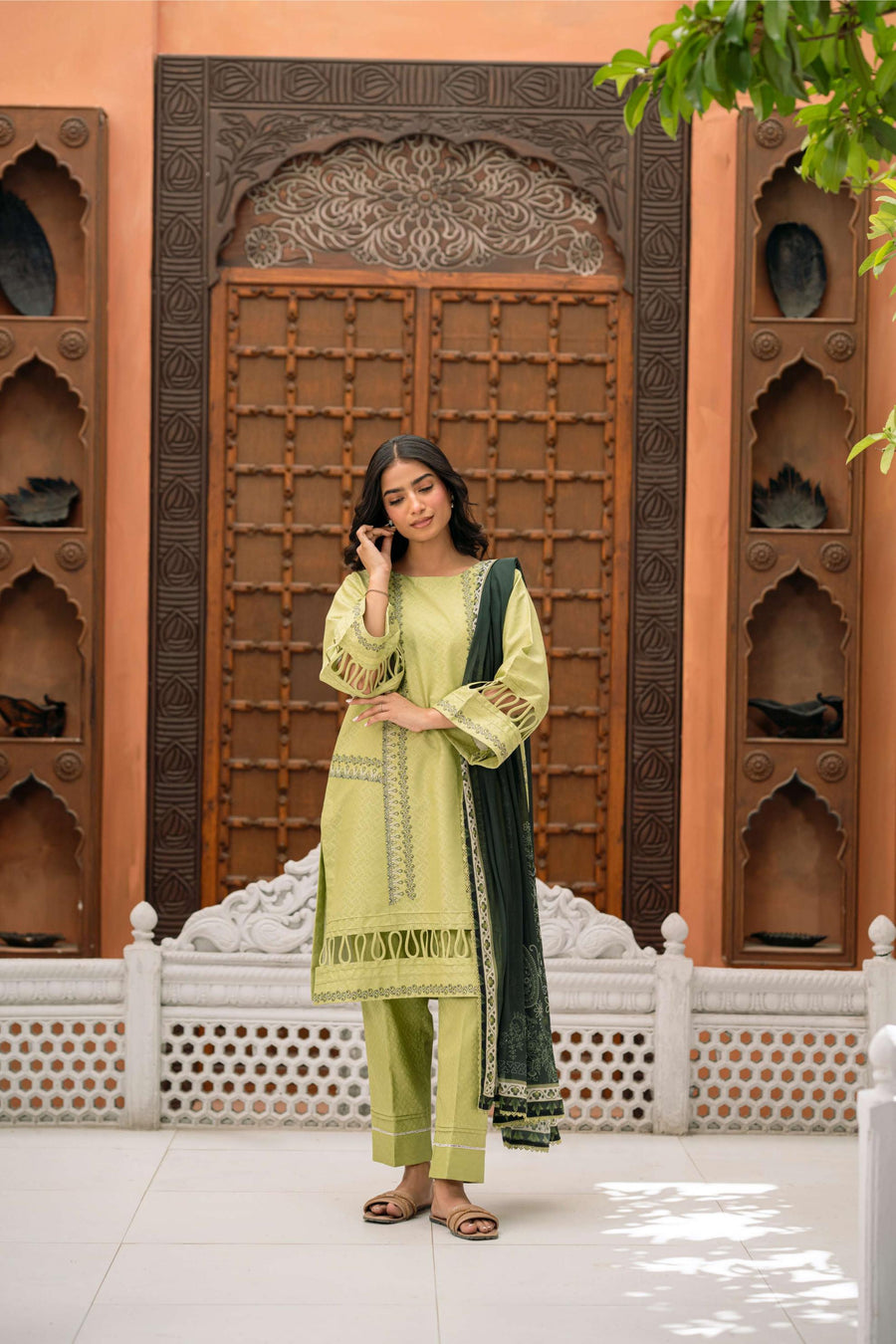 Abrooh Stitched (3pc)