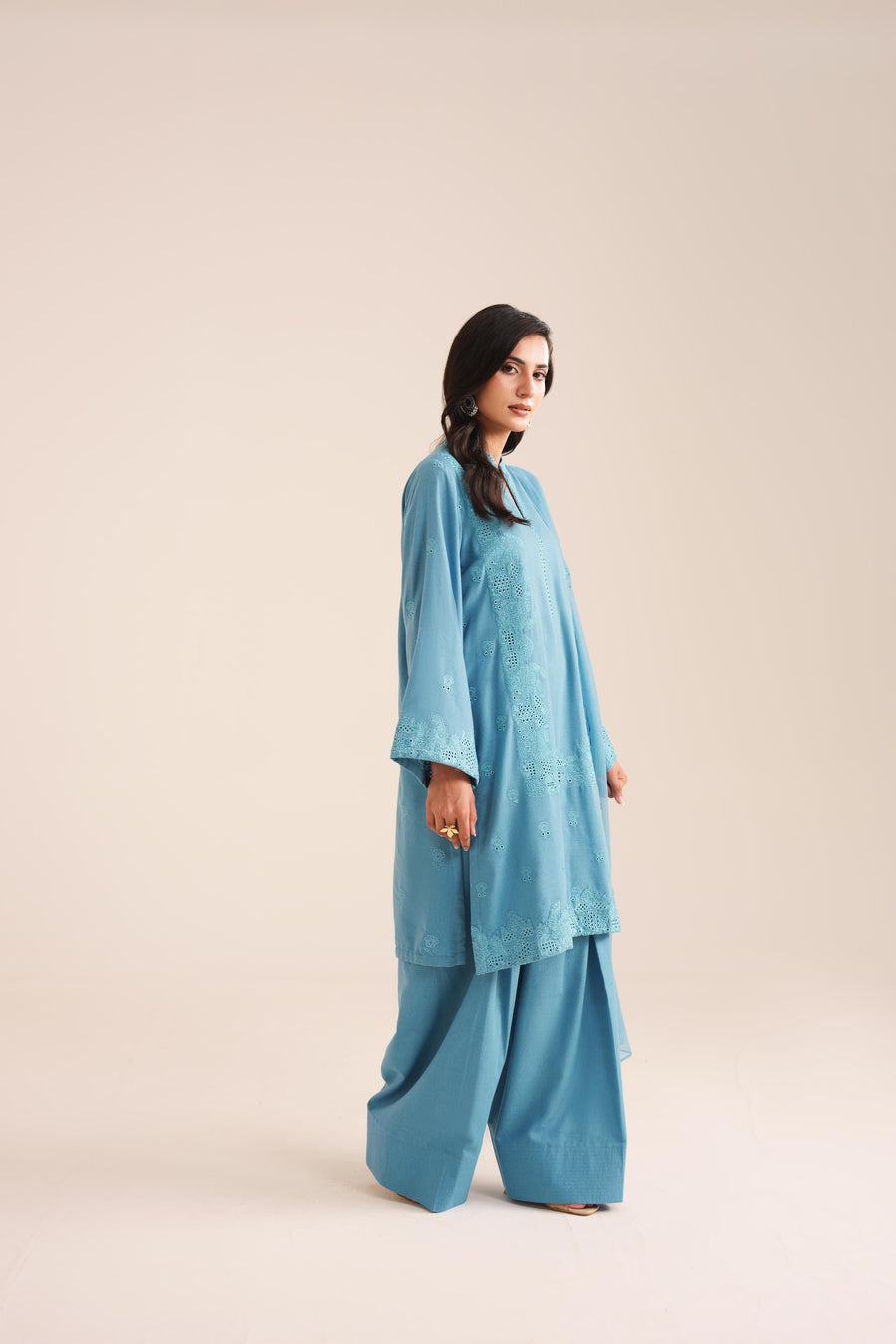 3 Piece - Embroidered Karandi Suit (Unstitched)