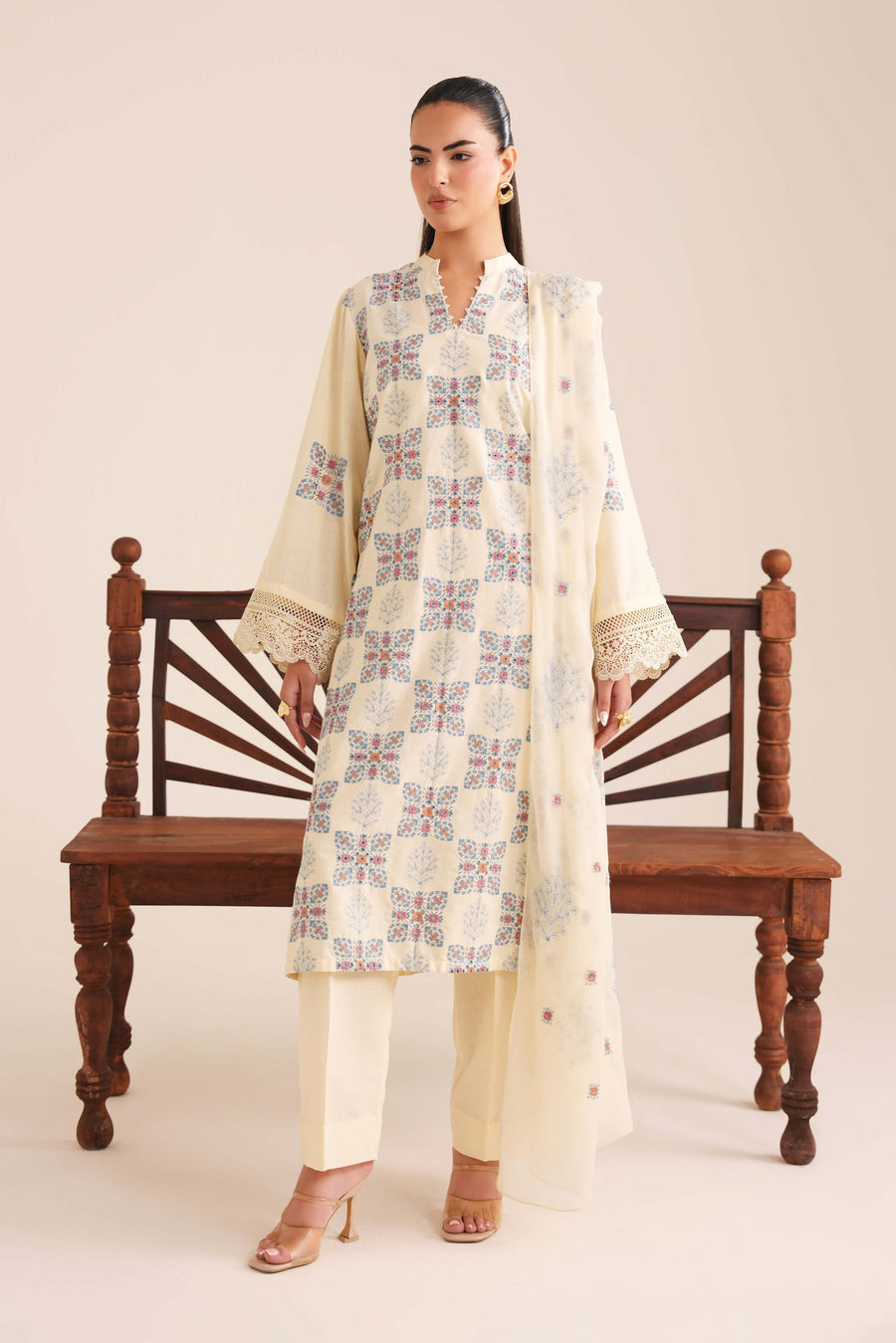 3 Piece - Embroidered Karandi Suit (Unstitched)