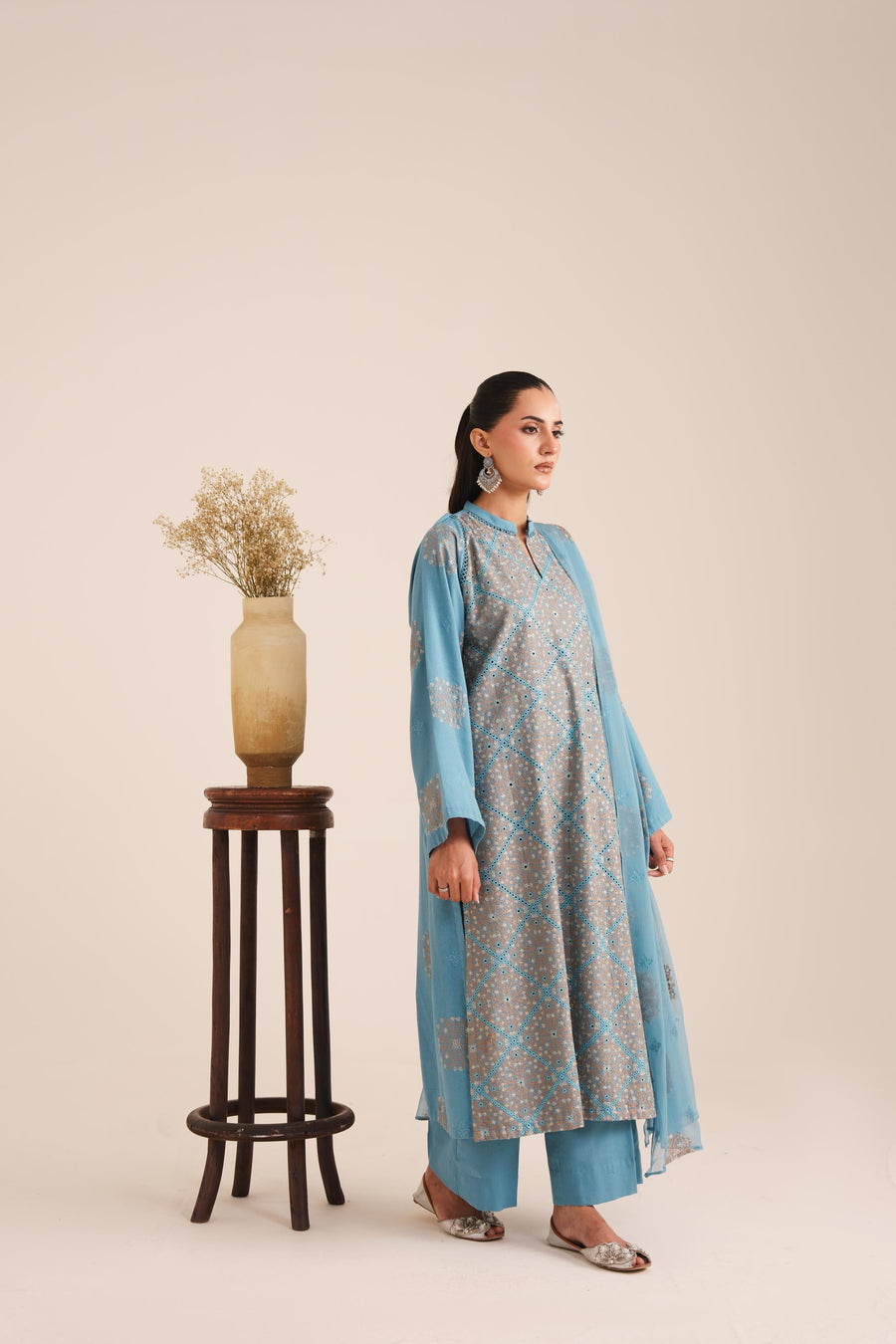 3 Piece - Embroidered Karandi Suit (Unstitched)