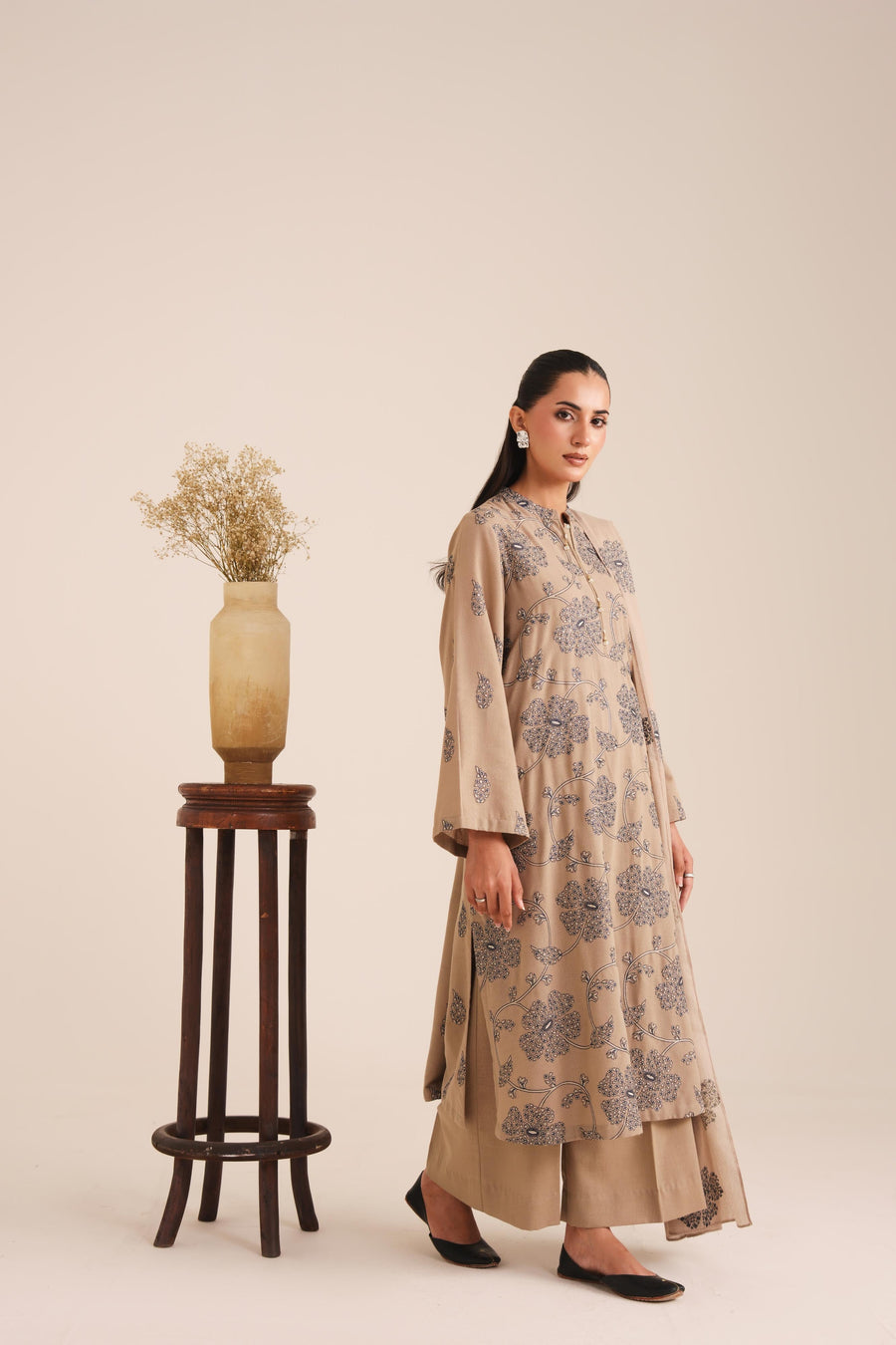 3 Piece - Embroidered Karandi Suit (Unstitched)