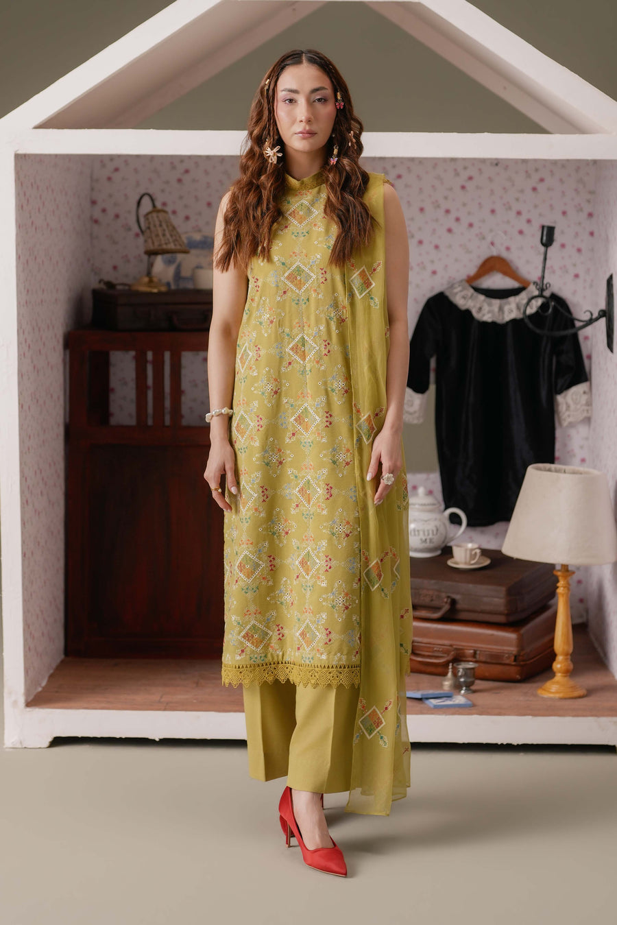 3 Piece - Embroidered Karandi Suit (Unstitched)