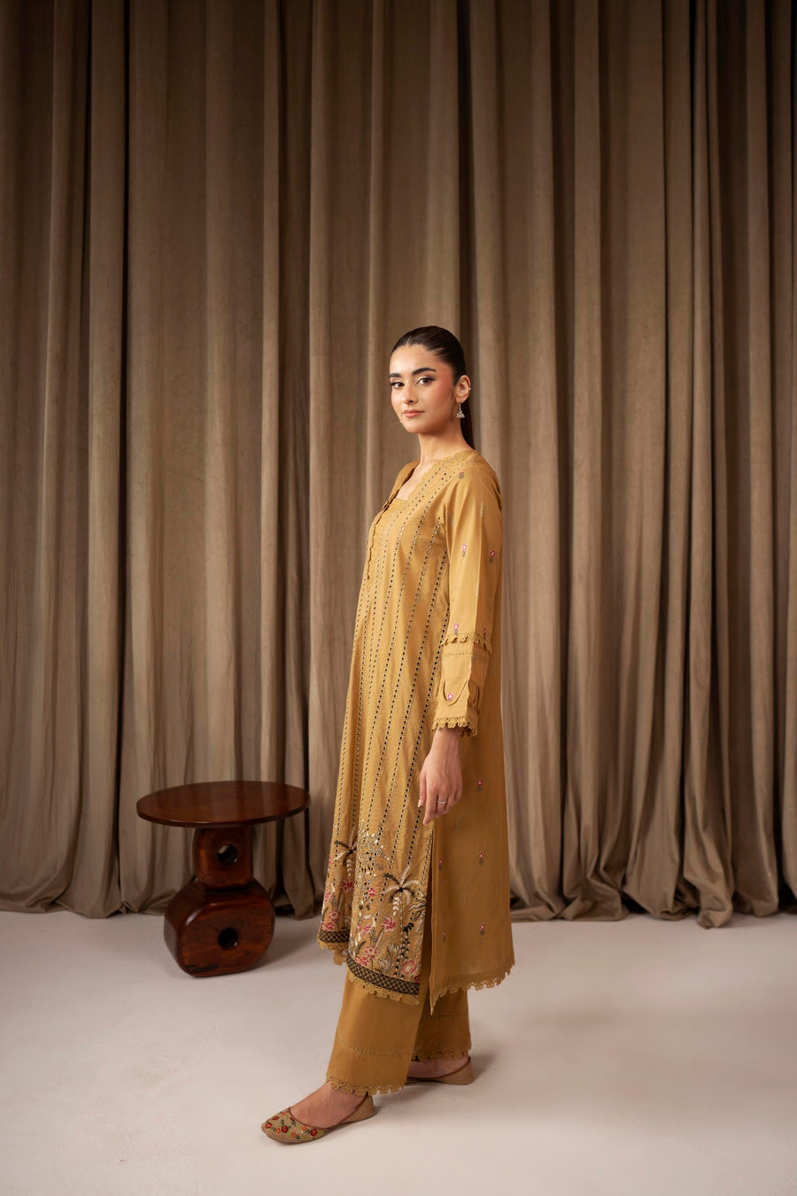 3 Piece - Embroidered Lawn Suit (Unstitched)