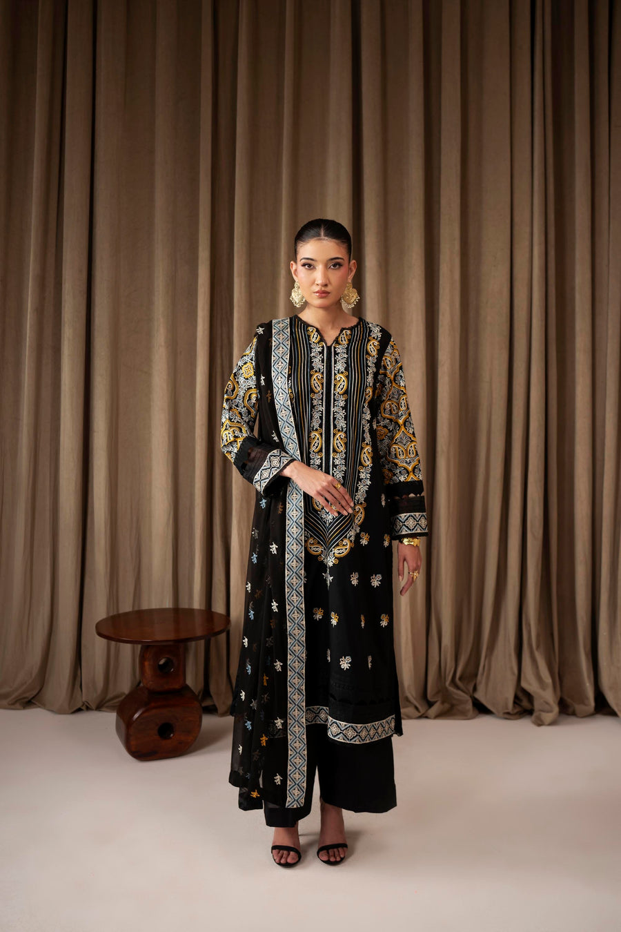 3 Piece - Embroidered Lawn Suit (Unstitched)