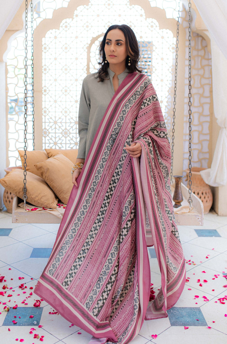 Riwayat Odhni - Tea Pink