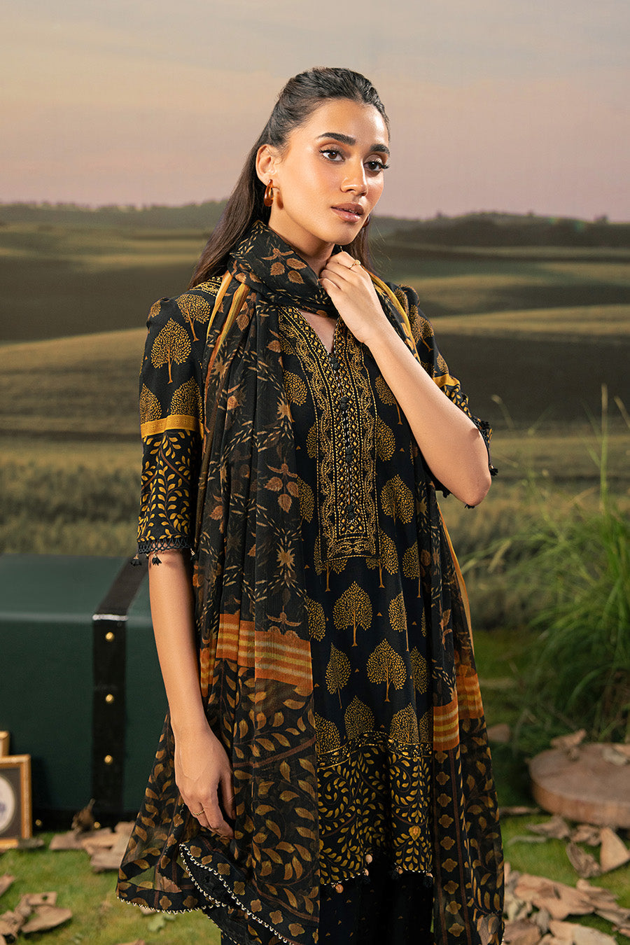 3 Pc Unstitched Embroidered Arabic Lawn Suit | MB-PFUS25-03B