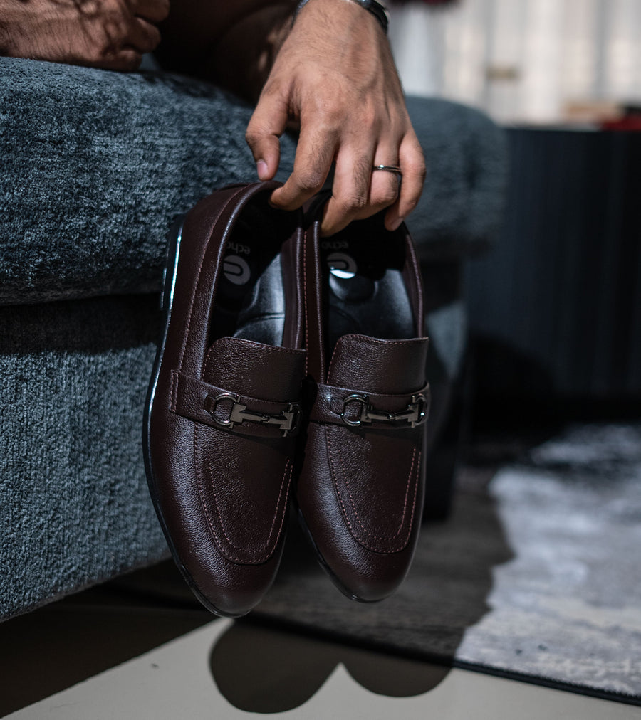 Brown Circle Buckle Formal Shoes