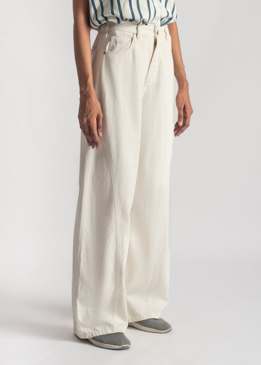 White Skater with Seam Jeans Women